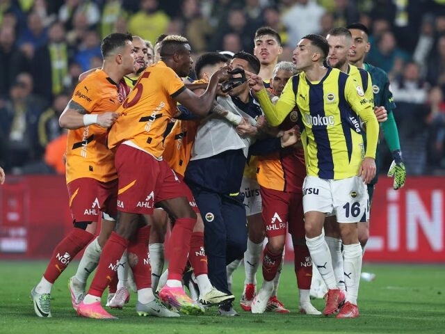 Video Highlight Fenerbahce vs Galatasaray 00h00 ngày 02/12